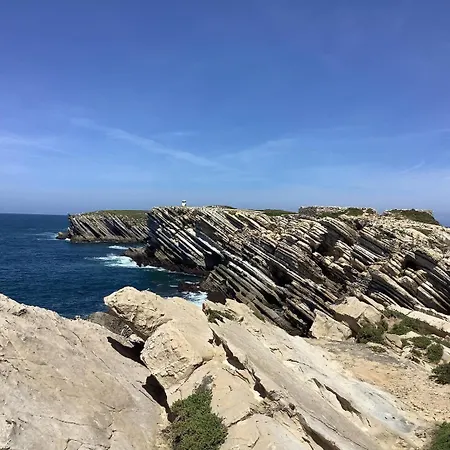 Ti Neves - アパート *