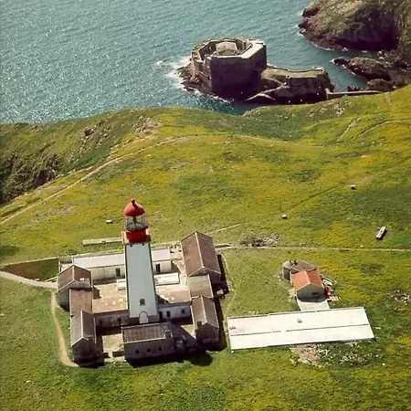 Ti Neves - アパート ペニシェ